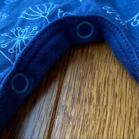 Feather baby | blue ruffle neck sleeveless romper - Picture 2 of 5